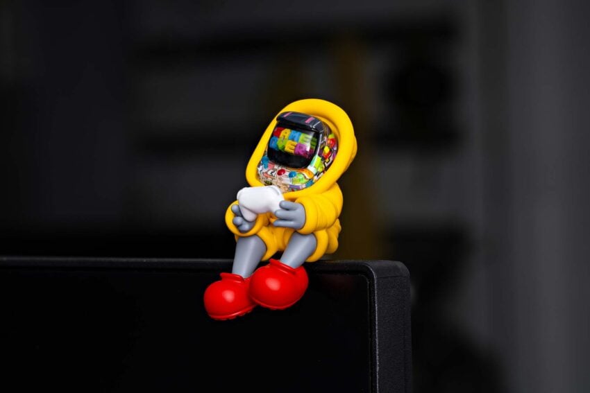 arcade cabinets series – stand boy art toy