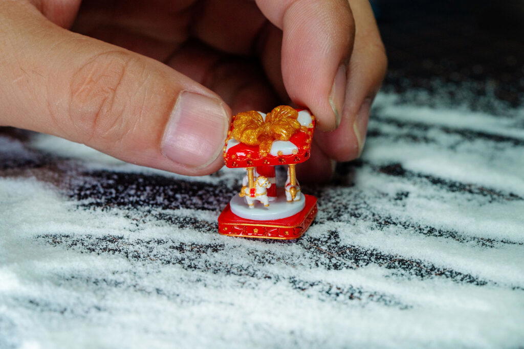 yuletide treasure artisan keycaps