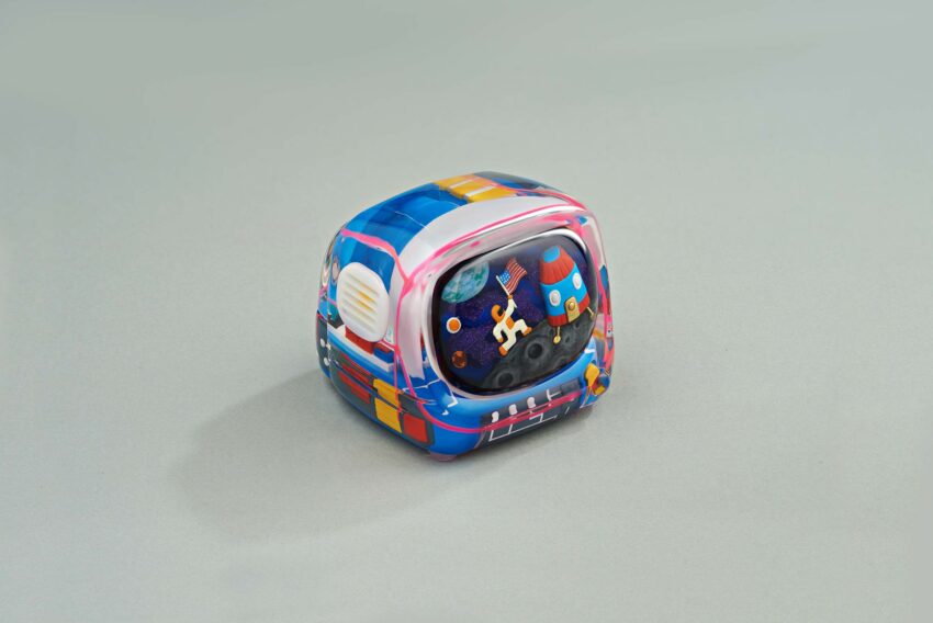 retro tv series – life on planets artisan keycap 128