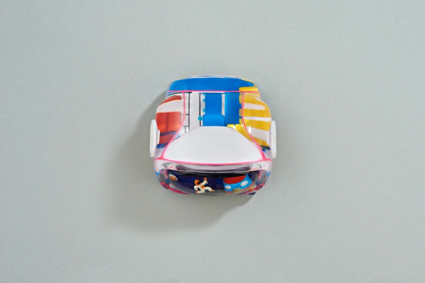 retro tv series – life on planets artisan keycap 129