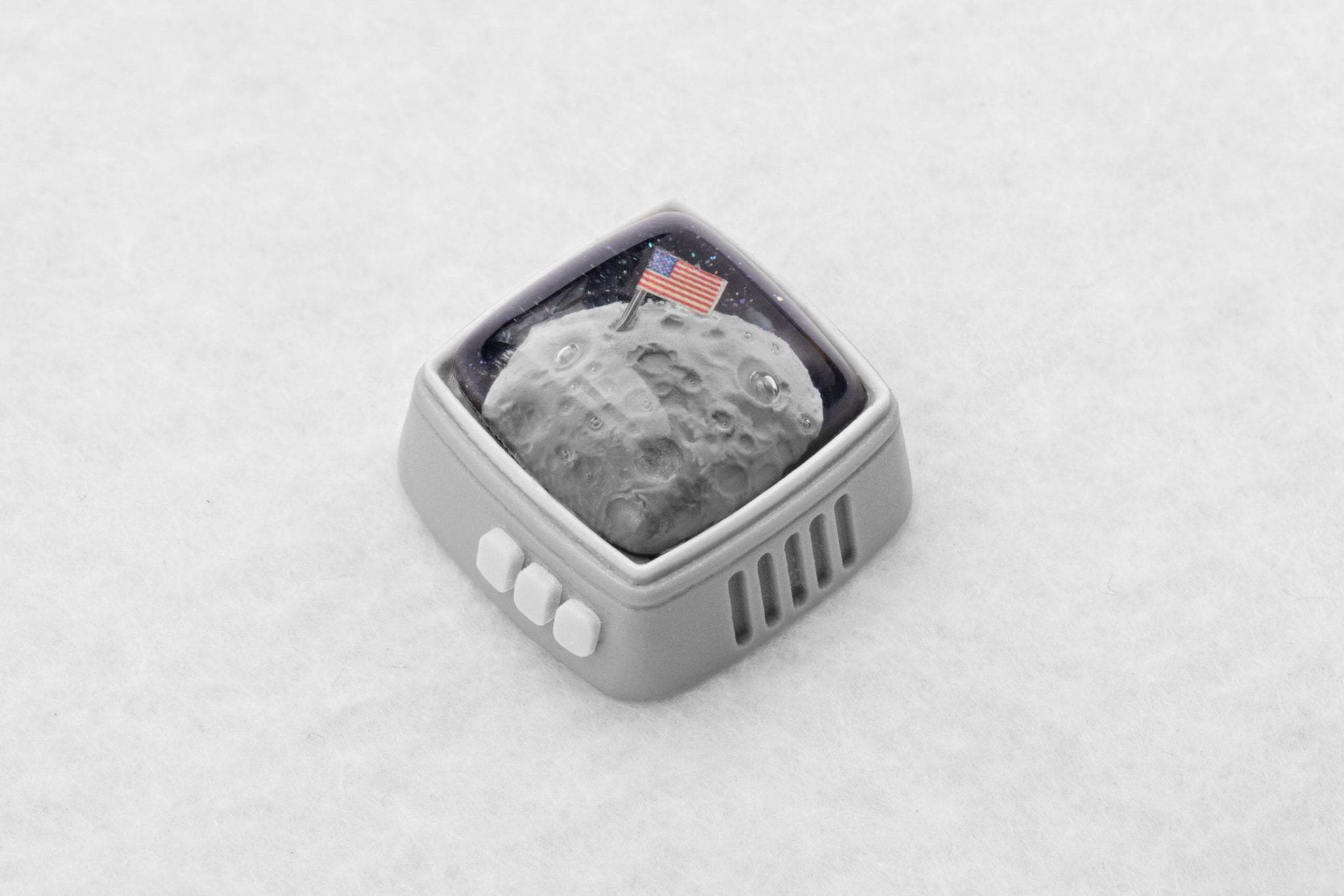 RetroTV series – Fly to the moon artisan keycap - Image 12