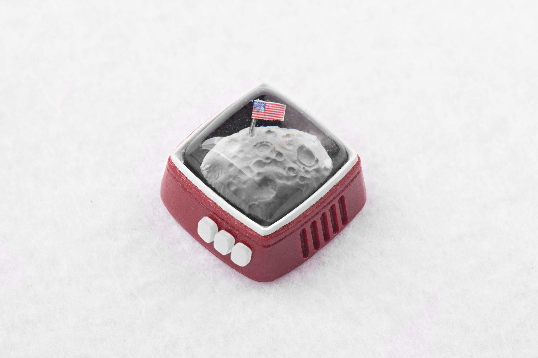 RetroTV series – Fly to the moon artisan keycap - Image 10