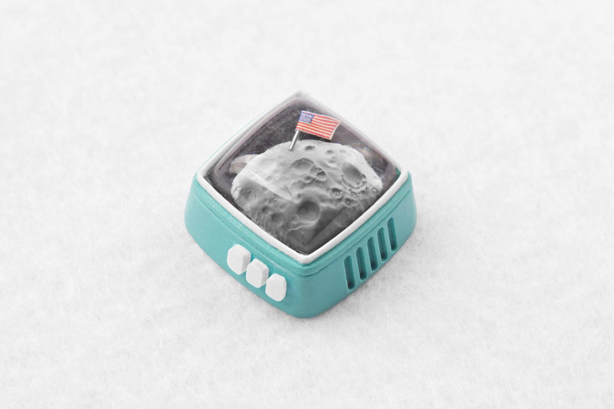RetroTV series – Fly to the moon artisan keycap - Image 6