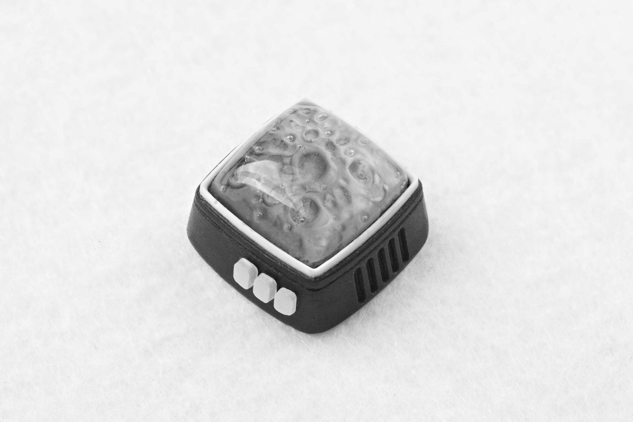 RetroTV series – Fly to the moon artisan keycap - Image 2
